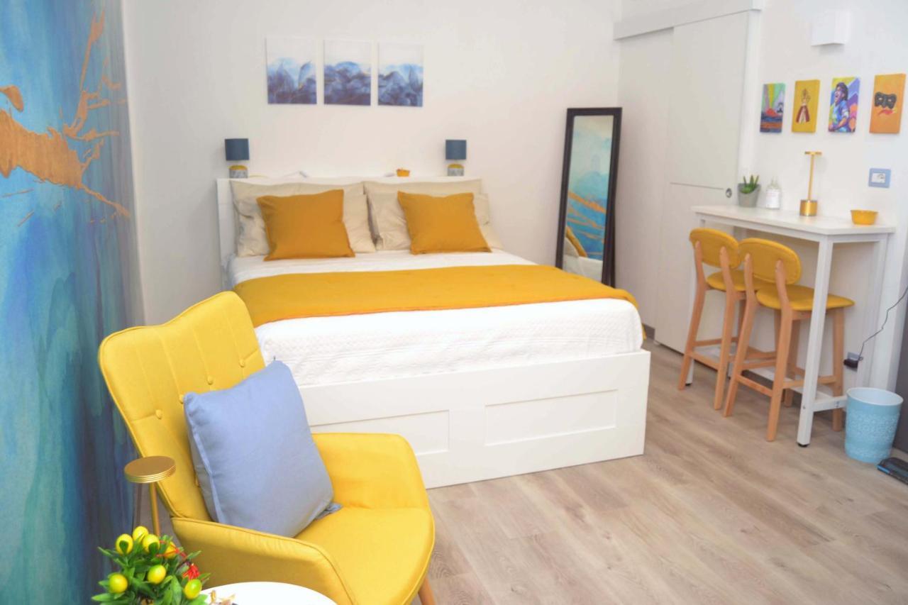 Room&Chiaia Neapel Exterior foto